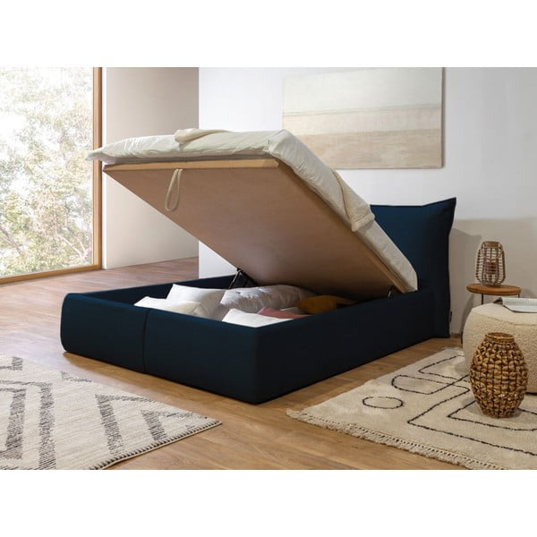 Temno modra žametna oblazinjena zakonska postelja s prostorom za shranjevanje z letvenim dnom 160x200 cm Jade - Bobochic Paris-image-4