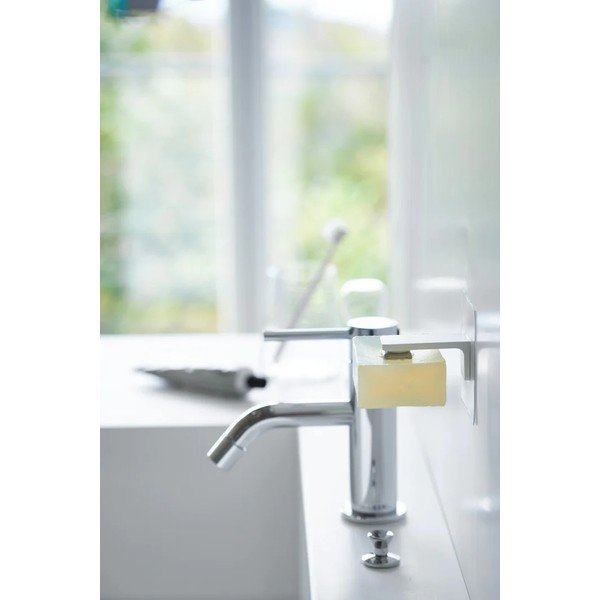 Belo plastično magnetno držalo za milo z namestitvijo brez vrtanja Film Hook – YAMAZAKI-image-1