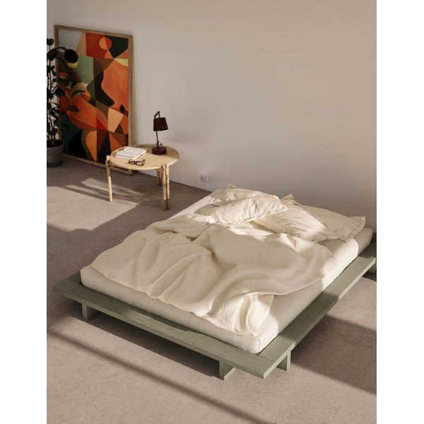 Žajbljevo zelena zakonska postelja iz masivnega bora brez vzglavja z letvenim dnom 180x200 cm Japan – Karup Design-image-1