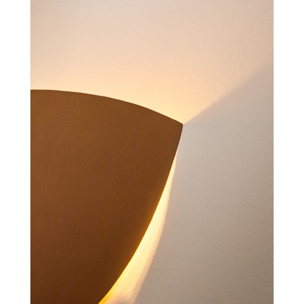 Stenska svetilka z vtikačem v barvi terakote Nibla – Kave Home-image-4