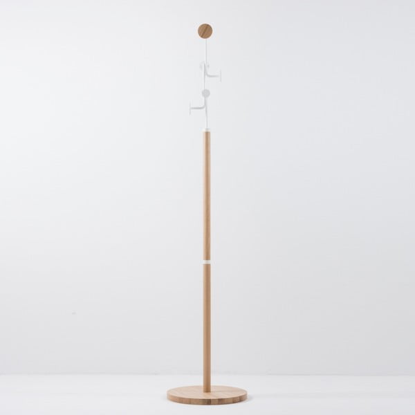 Stojalo  iz masivnega hrastovega lesa z belimi detajli Gazzda Hook-image-2