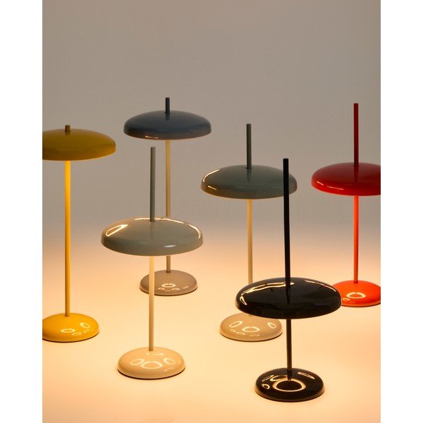 Svetlo zelena LED zatemnitvena namizna svetilka s kovinskim senčilom (višina 35 cm) Porte – Kave Home-image-1