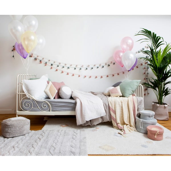 Kremno bela pralna ročno tkana bombažna otroška preproga 140x200 cm Kim – Lorena Canals-image-1