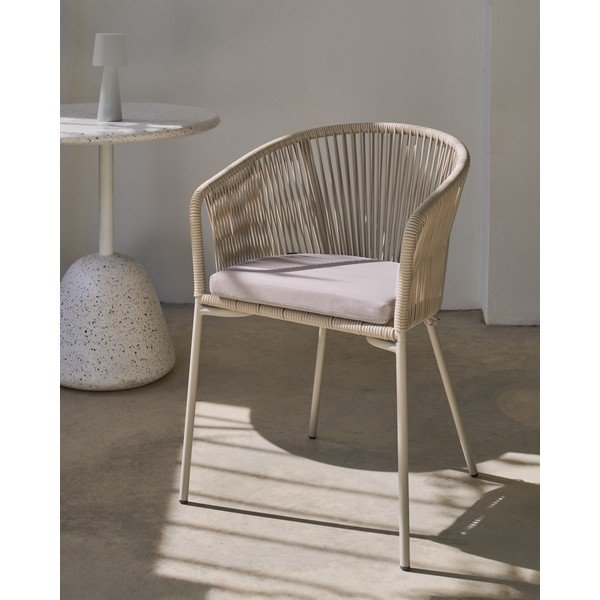 Kremno bel kovinski/oblazinjen vrtni stol Yanet – Kave Home-image-1