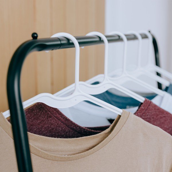 Plastični obešalniki v kompletu 5 ks – Addis-image-4