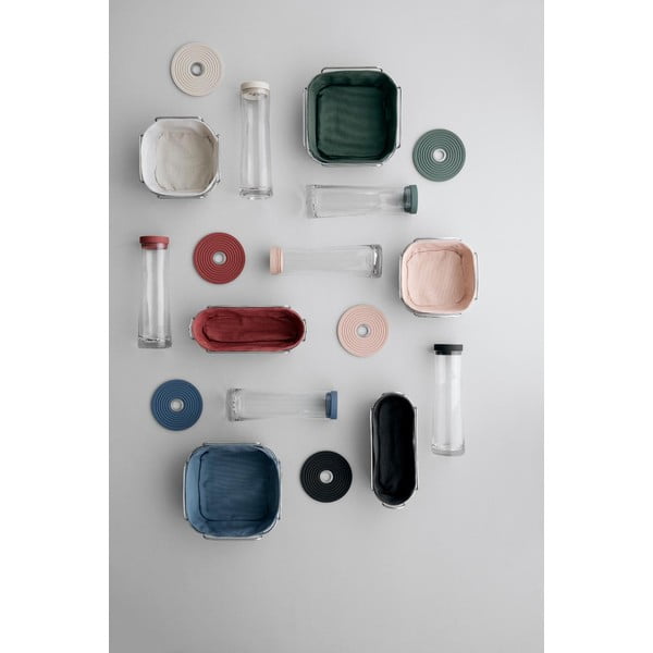 Steklena karafa za vodo z bež silikonskim pokrovom Blomus Aqua, 1 l-image-1