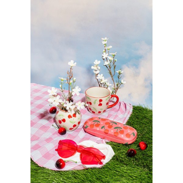 Bež keramična skodelica 250 ml Cherries – Sass & Belle-image-2