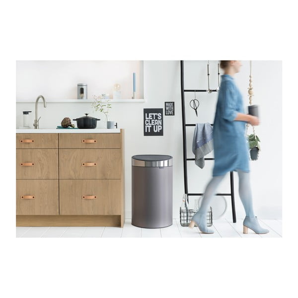 Siv jeklen koš za smeti na dotik 40 l Touch Bin – Brabantia-image-1