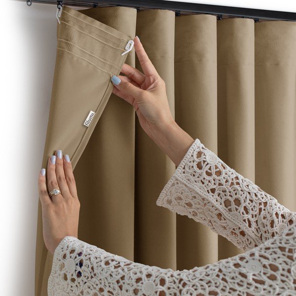 Bež žametna zavesa za delno zatemnitev 265x175 cm Velto – Filumi-image-3