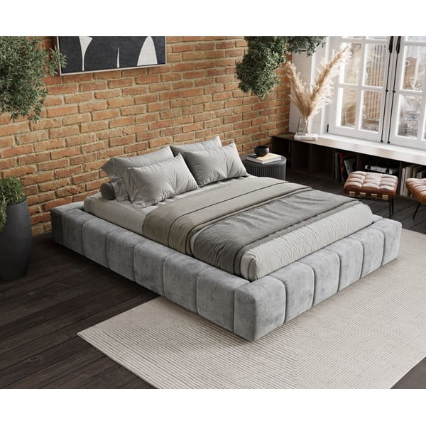 Svetlo siva oblazinjena zakonska postelja s prostorom za shranjevanje z letvenim dnom 200x200 cm Aruba L – Maison de Rêve-image-1
