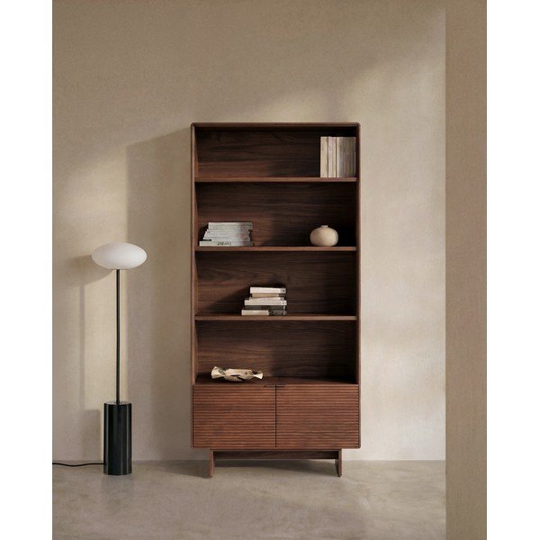 Regal v orehovem dekorju v temni naravni barvi 90x190x35 cm Norlen – Kave Home-image-1