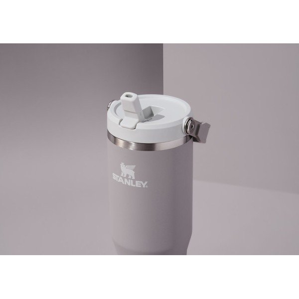 Svetlo siva termovka iz nerjavečega jekla 410 ml IceFlow™ Flip Straw 2.0 Tumbler Ash – Stanley-image-4