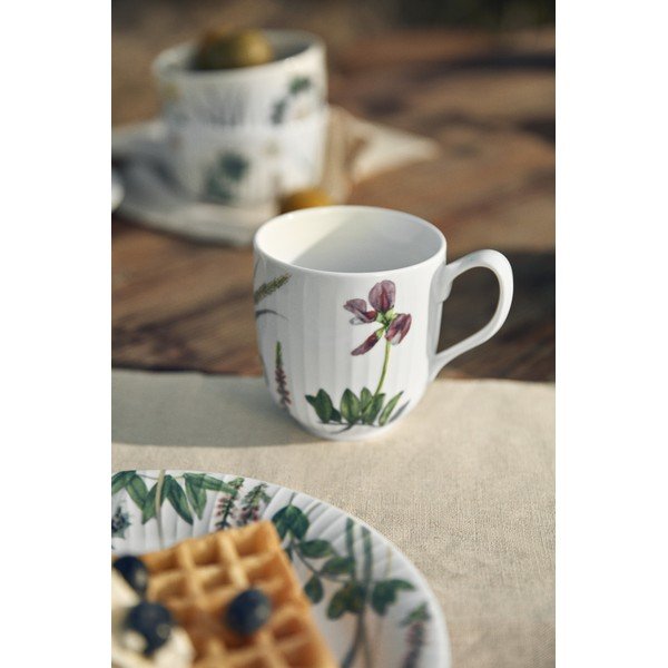Bela porcelanasta skodelica 330 ml Hammershøi Summer – Kähler Design-image-2