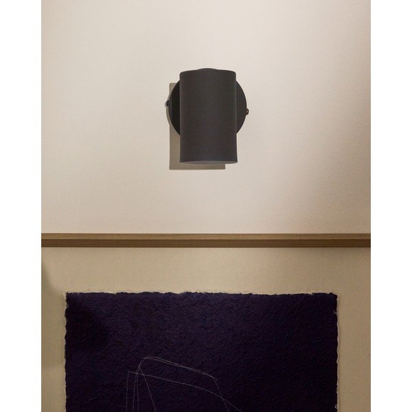 Črna kovinska stenska svetilka Manie – Kave Home-image-3