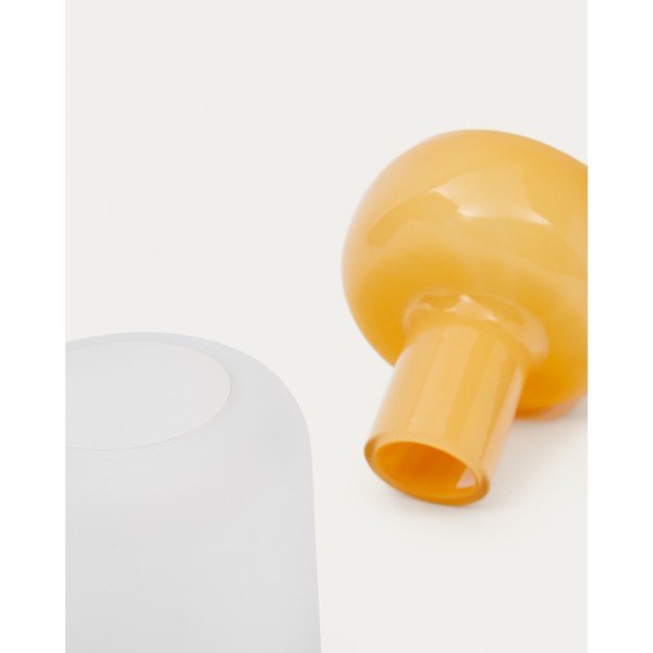 Rumena steklena vaza (višina 30,5 cm) Kelse – Kave Home-image-3
