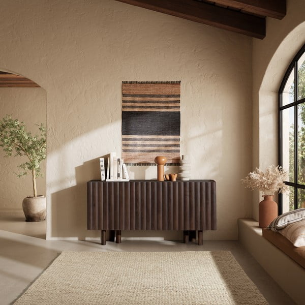 Rjava komoda iz masivnega manga 160x80x40 cm Tamira – MOME-image-1