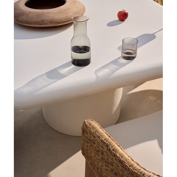 Betonska vrtna miza 135x135 cm Addaia – Kave Home-image-2