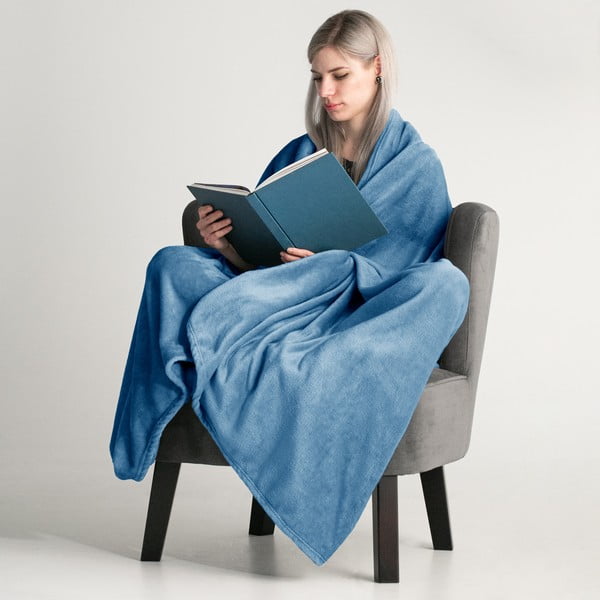 Temno modra odeja iz mikrovlaken DecoKing Mic, 160 x 210 cm-image-1