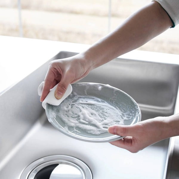 Silikonska gobica za pomivanje posode Tower – YAMAZAKI-image-1