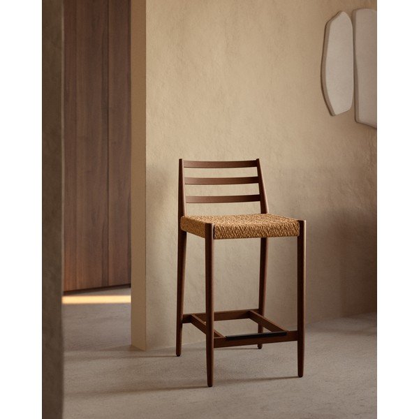 Barski stol iz masivnega hrasta v rjavi in naravni barvi (višina sedeža 65 cm) Analy – Kave Home-image-1