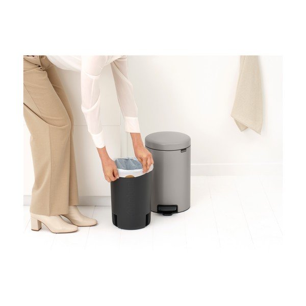 Svetlo siv jeklen koš za smeti s pedalom 12 l NewIcon – Brabantia-image-4