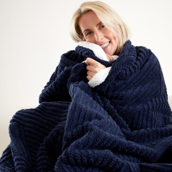 Temno modro pregrinjalo 230x220 cm Heat Buddy Super Thermal – Catherine Lansfield-image-2