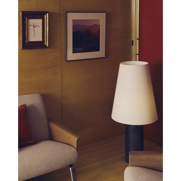 Bela/v temni naravni barvi stoječa svetilka s tekstilnim senčilom (višina 110 cm) Marga – Kave Home-image-3