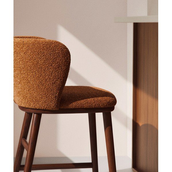 Oblazinjen barski stol v barvi terakote (višina sedeža 65 cm) Ciselia – Kave Home-image-2