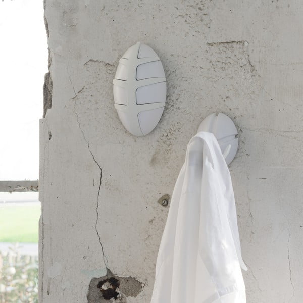 Bel plastičen stenski obešalnik Bug – Spinder Design-image-3