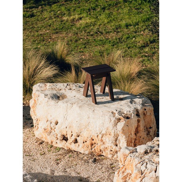 Temno rjav vrtni stol iz masivnega lesa Navo – noo.ma-image-2