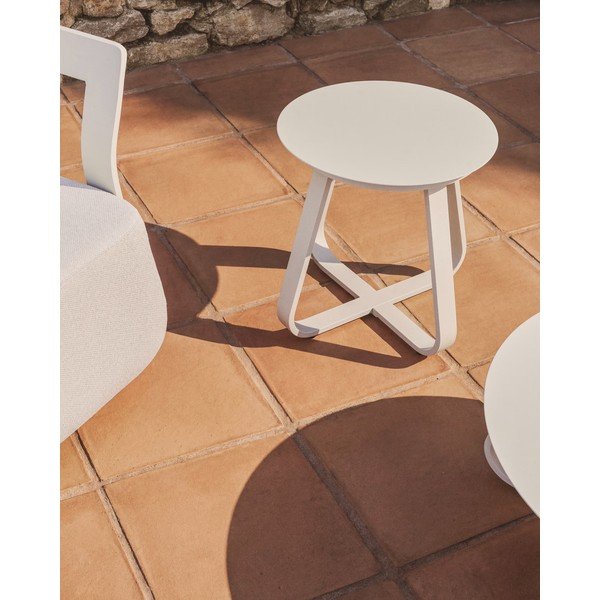 Kovinska okrogla vrtna mizica ø 48 cm Tamaris – Kave Home-image-1