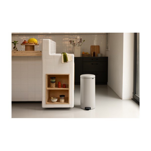 Svetlo siv jeklen koš za smeti s pedalom 30 l NewIcon – Brabantia-image-1