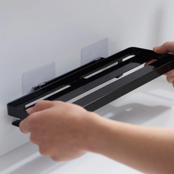 Mat črna jeklena kopalniška polica z namestitvijo brez vrtanja Film Hook – YAMAZAKI-image-4