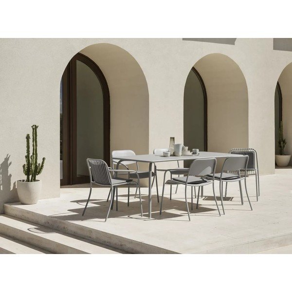 Svetlo siv kovinski vrtni stol Yua Wire – Blomus-image-4