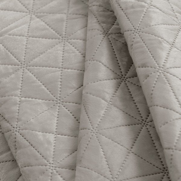 Sivo-bež prešito pregrinjalo 170x210 cm Laila – Restilo-image-3