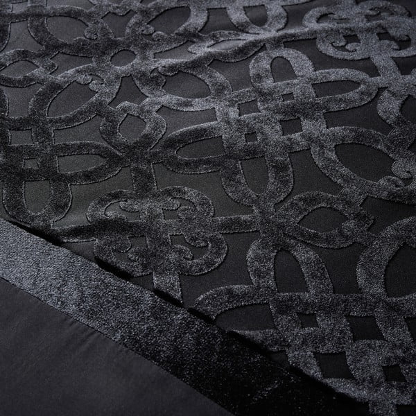 Črna žametna podaljšana posteljnina za zakonsko posteljo 230x220 cm Lattice Cut – Catherine Lansfield-image-3