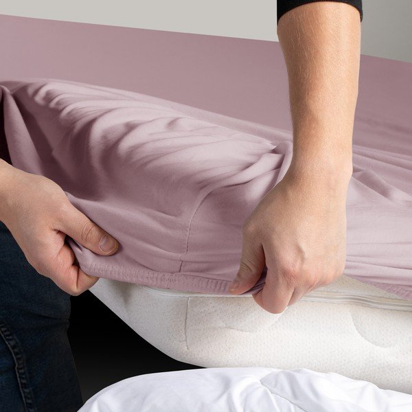 Prašno rožnata napenjalna rjuha iz jerseyja 160x200 cm Amber – Restilo-image-1