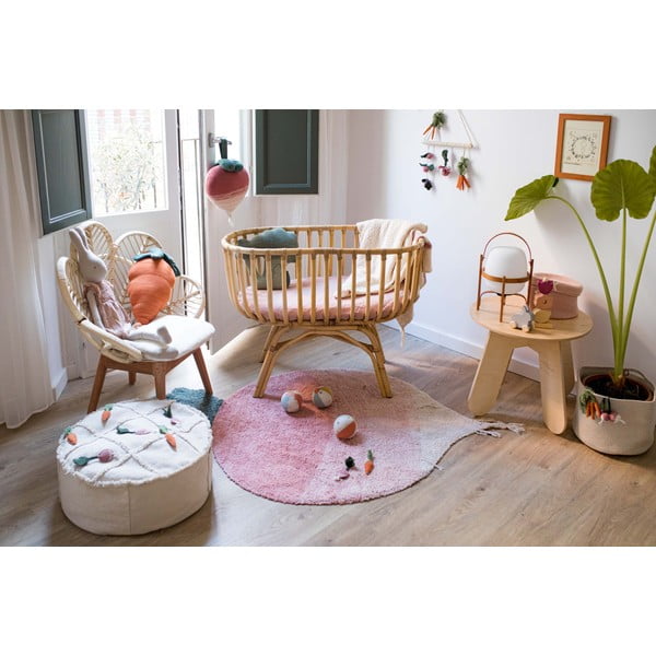 Rožnata pralna ročno tkana bombažna otroška preproga 100x150 cm Ramona the Radish – Lorena Canals-image-1