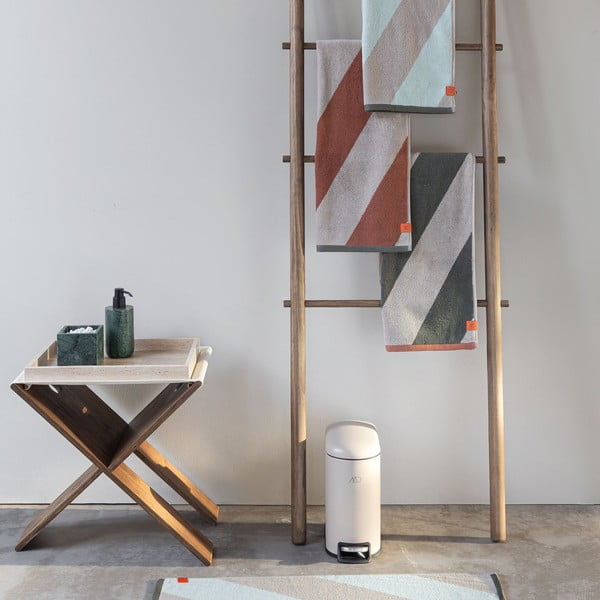 Kaki zelena frotirna brisača iz organskega bombaža 70x133 cm Diagonal – Mette Ditmer Denmark-image-2