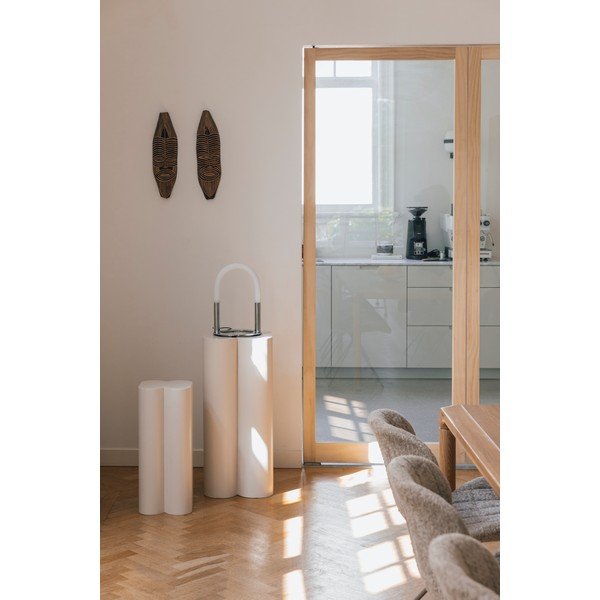 Kovinska stojala za cvetlične lonce v kompletu 2 ks (višina 80 cm) Shape – Zuiver-image-1