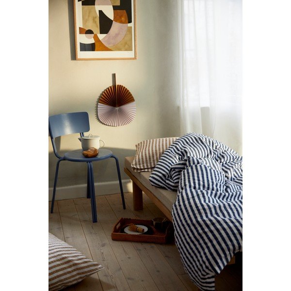 Bela/temno modra podaljšana posteljnina iz krepa 140x220 cm Bæk&Bølge – JUNA-image-4