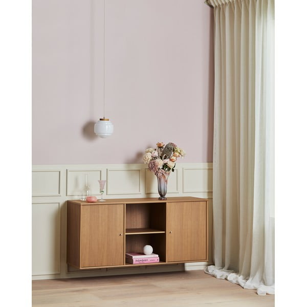 Nizka stenska komoda v hrastovem dekorju v naravni barvi 133x61 cm Mistral – Hammel Furniture-image-1