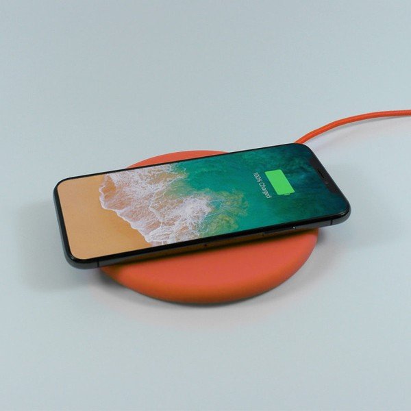 Oranžna polnilna postaja Philo Energy-image-1