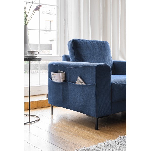 Temno moder fotelj iz rebrastega žameta Lofty Lilly – Miuform-image-3