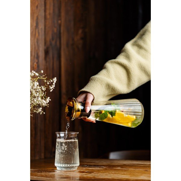 Steklena karafa 900 ml Mia – Vialli Design-image-3