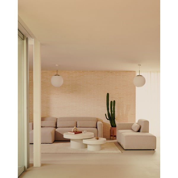 Betonska okrogla vrtna mizica ø 66 cm Aiguablava – Kave Home-image-1