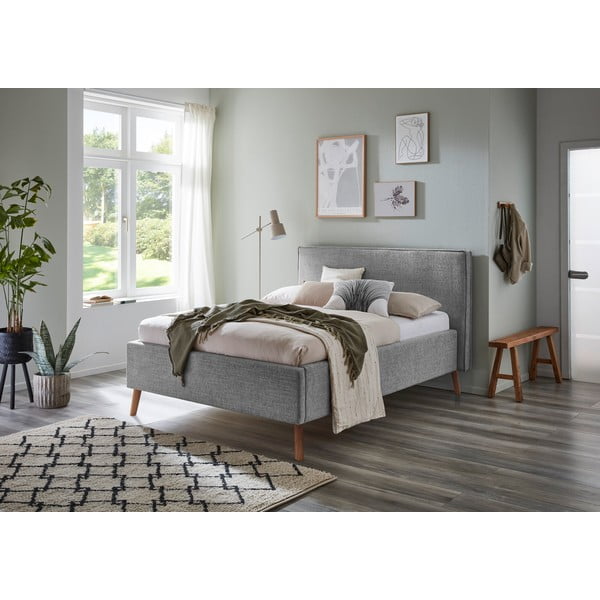 Svetlo siva oblazinjena zakonska postelja s prostorom za shranjevanje z letvenim dnom 140x200 cm Riva – Meise Möbel-image-1