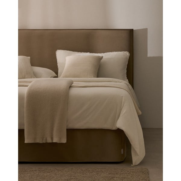 Sivorjavo oblazinjeno vzglavje 180x118 cm Jaira – Kave Home-image-2