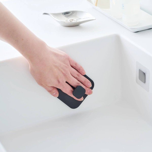 Silikonska gobica za pomivanje posode Tower – YAMAZAKI-image-1