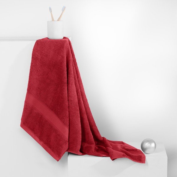 Rdeča kopalna brisača DecoKing Bamby Red, 70 x 140 cm-image-1